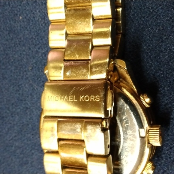 Michael Kors Runway Chronographic goldtone quartz watch 38mm good working cond. - Picture 6 of 6